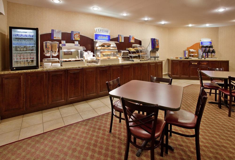 Holiday Inn Express Hotel & Suites Maryville By Ihg Exterior foto