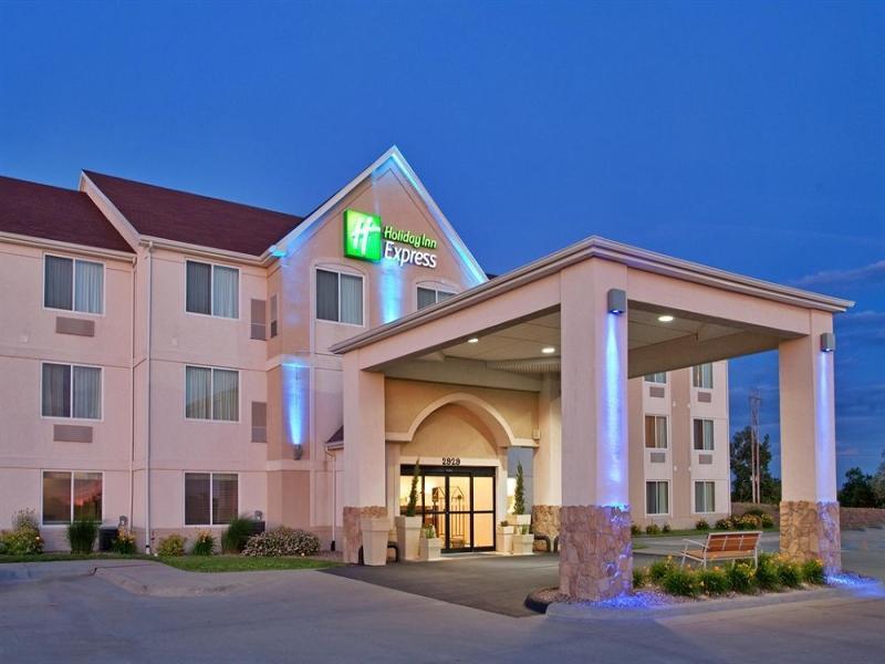Holiday Inn Express Hotel & Suites Maryville By Ihg Exterior foto